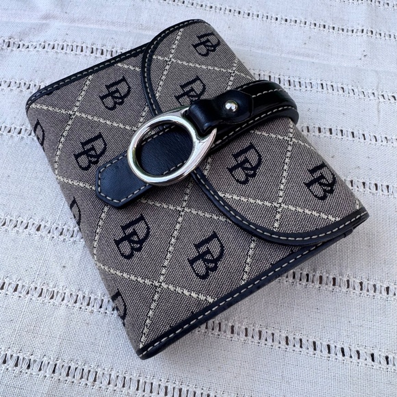 DOONEY & BOURKE VINTAGE SIGNATURE CANVAS AND LEATHER  WALLET - Picture 8 of 8